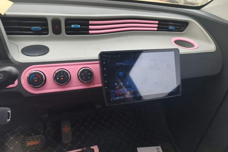 Used Wuling Hongguang MINIEV 2020 Freedom Version Lithium Iron Phosphate Audio And AC Panel