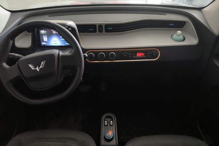 Used Wuling Hongguang MINIEV 2020 Enjoyment Model Lithium Iron Phosphate Audio And AC Panel