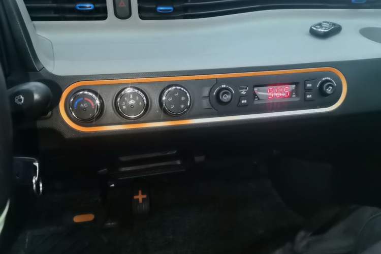 Used Wuling Hongguang MINIEV 2020 Enjoyment Model Lithium Iron Phosphate Audio And AC Panel