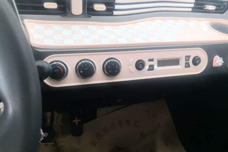 Used Wuling Hongguang MINIEV 2020 Freedom Version Lithium Iron Phosphate Audio And AC Panel