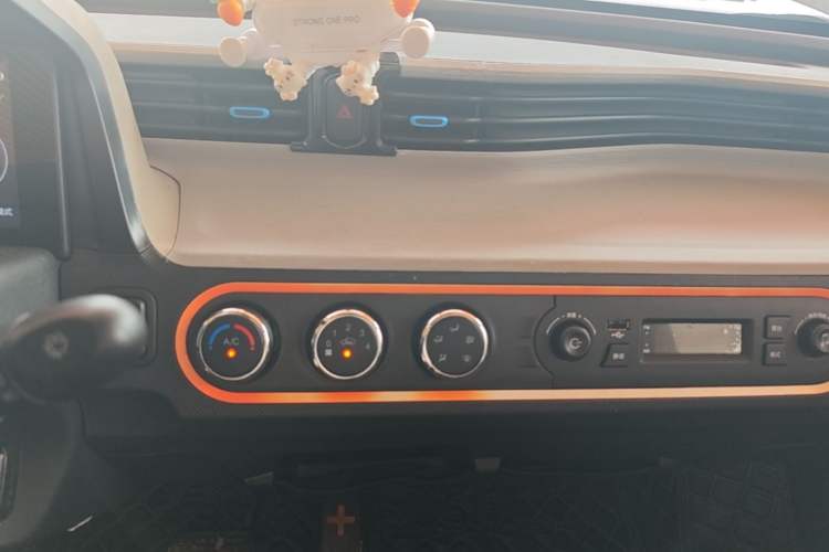 Used Wuling Hongguang MINIEV 2020 Enjoyment Model Lithium Iron Phosphate Audio And AC Panel