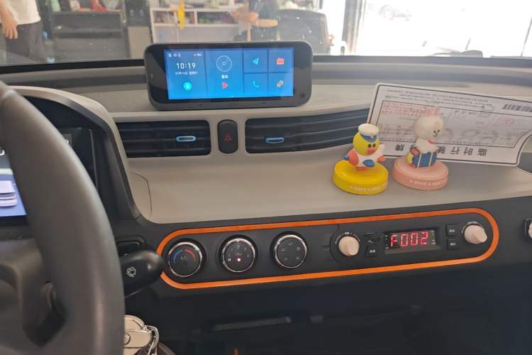 Used Wuling Hongguang MINIEV 2020 Enjoyment Model Lithium Iron Phosphate Audio And AC Panel