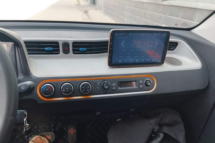 Used Wuling Hongguang MINIEV 2020 Freedom Version Lithium Iron Phosphate Audio And AC Panel