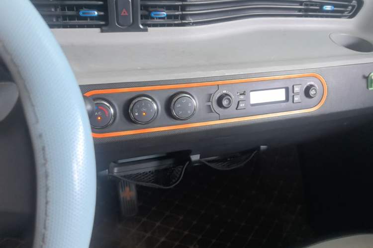 Used Wuling Hongguang MINIEV 2020 Zizai Version Lithium-NMC Audio And AC Panel