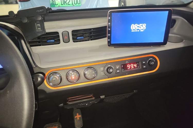 Used Wuling Hongguang MINIEV 2020 Enjoy Edition Lithium-Ion Battery Audio And AC Panel