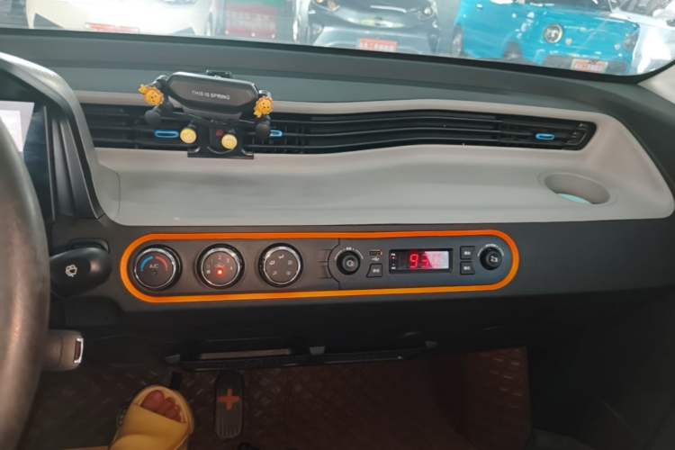 Used Wuling Hongguang MINIEV 2020 Enjoyment Model Lithium Iron Phosphate Audio And AC Panel