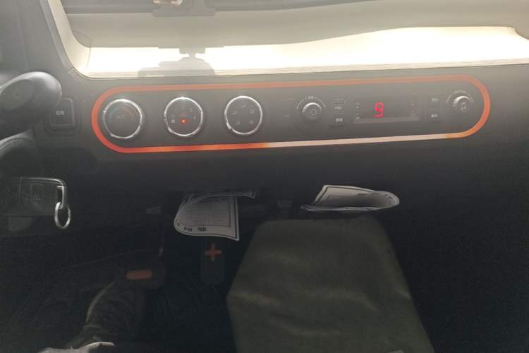 Used Wuling Hongguang MINIEV 2020 Enjoyment Model Lithium Iron Phosphate Audio And AC Panel
