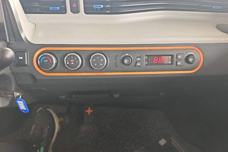 Used Wuling Hongguang MINIEV 2020 Enjoyment Model Lithium Iron Phosphate Audio And AC Panel