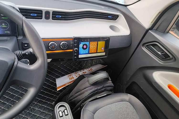 Used Wuling Hongguang MINIEV 2020 Enjoyment Model Lithium Iron Phosphate Audio And AC Panel