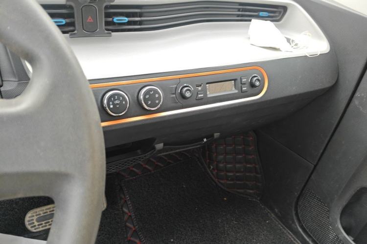 Used Wuling Hongguang MINIEV 2020 Zizai Version Lithium-NMC Audio And AC Panel