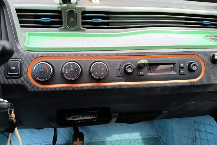 Used Wuling Hongguang MINIEV 2020 Freedom Version Lithium Iron Phosphate Audio And AC Panel