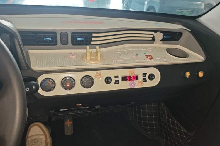 Used Wuling Hongguang MINIEV 2020 Zizai Version Lithium-NMC Audio And AC Panel