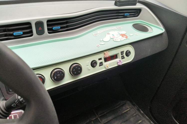 Used Wuling Hongguang MINIEV 2020 Freedom Version Lithium Iron Phosphate Audio And AC Panel