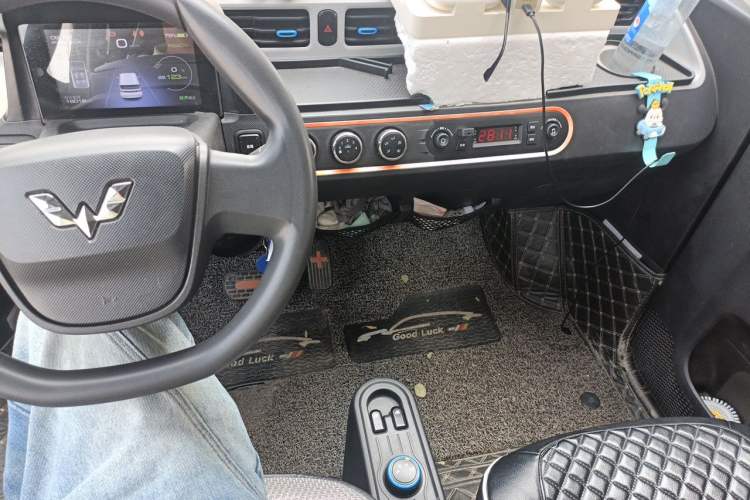 Used Wuling Hongguang MINIEV 2020 Enjoyment Model Lithium Iron Phosphate Audio And AC Panel