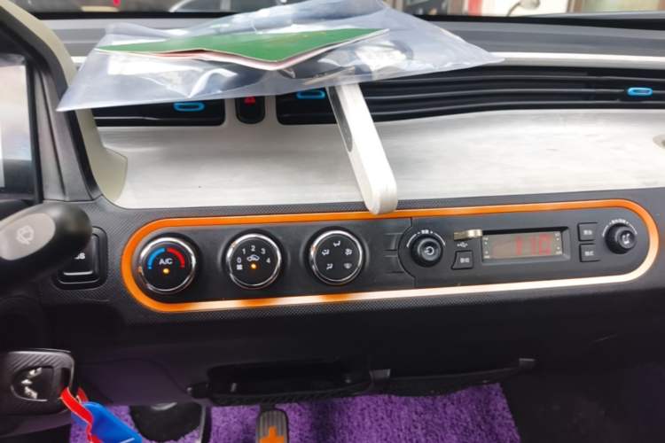 Used Wuling Hongguang MINIEV 2020 Enjoyment Model Lithium Iron Phosphate Audio And AC Panel