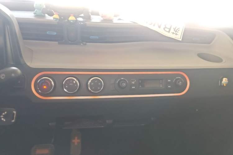 Used Wuling Hongguang MINIEV 2020 Enjoyment Model Lithium Iron Phosphate Audio And AC Panel
