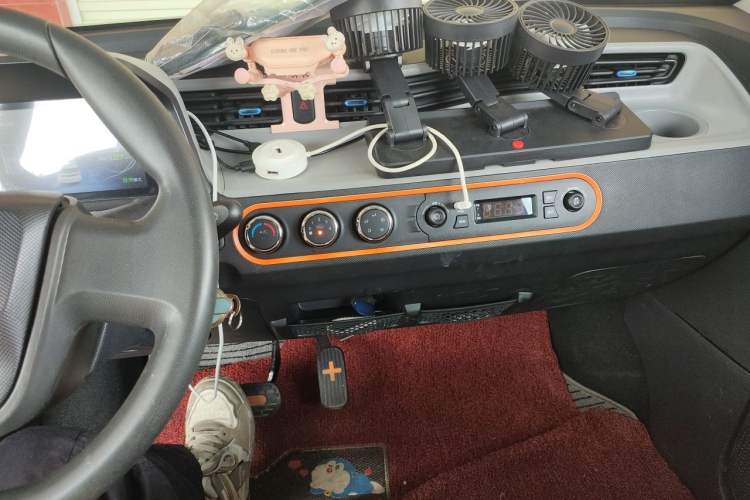 Used Wuling Hongguang MINIEV 2020 Enjoyment Model Lithium Iron Phosphate Audio And AC Panel