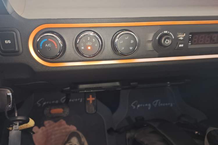 Used Wuling Hongguang MINIEV 2020 Enjoyment Model Lithium Iron Phosphate Audio And AC Panel