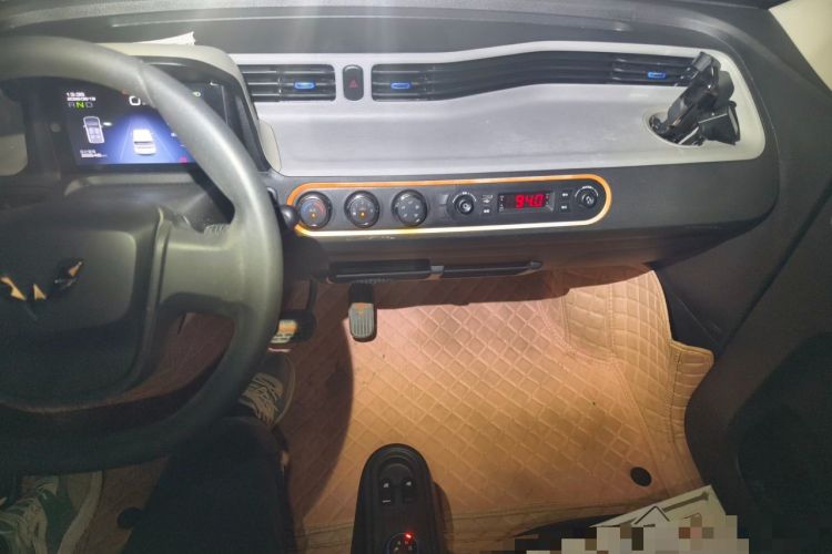 Used Wuling Hongguang MINIEV 2020 Freedom Version Lithium Iron Phosphate Audio And AC Panel