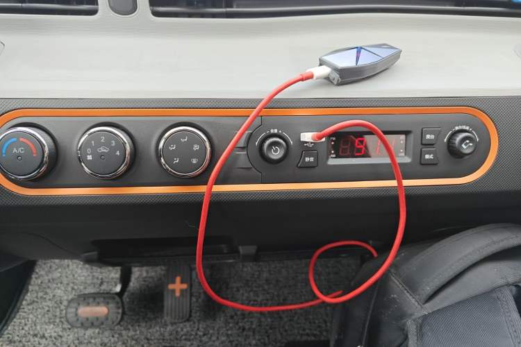 Used Wuling Hongguang MINIEV 2020 Freedom Version Lithium Iron Phosphate Audio And AC Panel