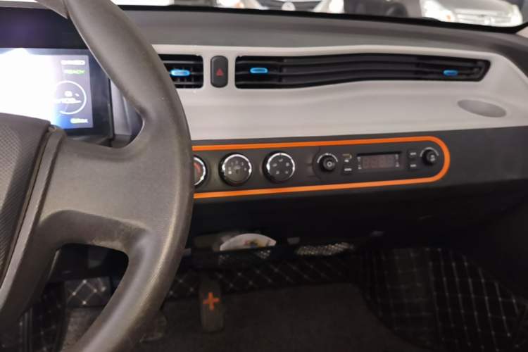 Used Wuling Hongguang MINIEV 2020 Enjoyment Model Lithium Iron Phosphate Audio And AC Panel