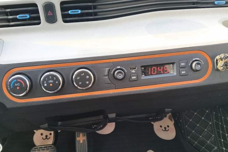 Used Wuling Hongguang MINIEV 2020 Enjoy Edition Lithium-Ion Battery Audio And AC Panel