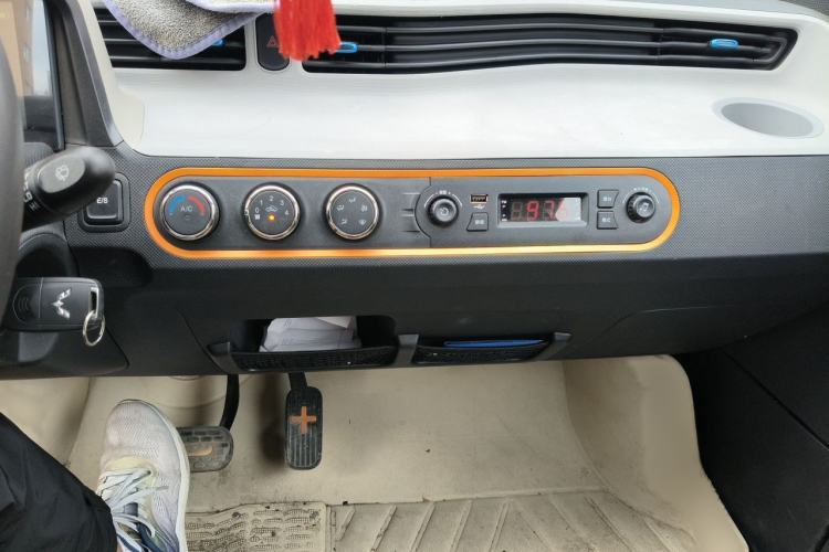 Used Wuling Hongguang MINIEV 2020 Freedom Version Lithium Iron Phosphate Audio And AC Panel
