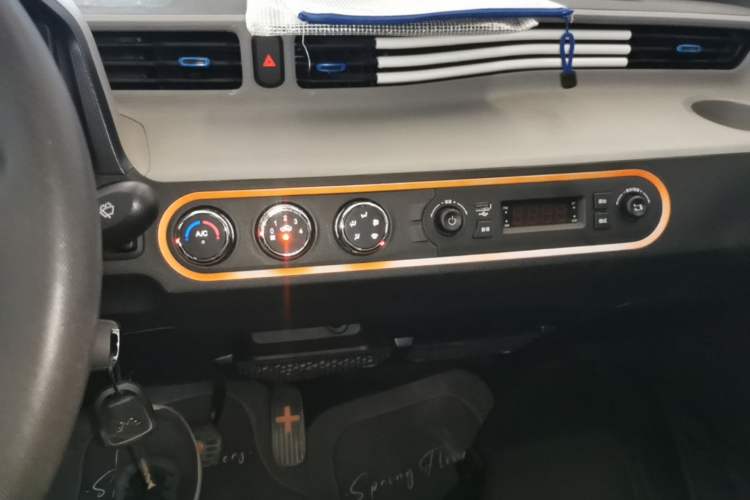 Used Wuling Hongguang MINIEV 2020 Enjoyment Model Lithium Iron Phosphate Audio And AC Panel