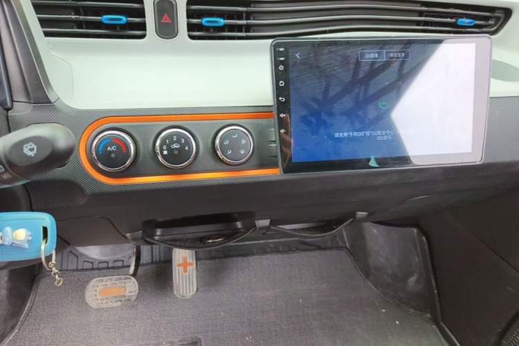 Used Wuling Hongguang MINIEV 2020 Freedom Version Lithium Iron Phosphate Audio And AC Panel