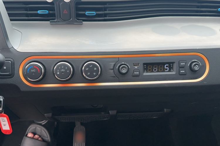 Used Wuling Hongguang MINIEV 2020 Enjoyment Model Lithium Iron Phosphate Audio And AC Panel
