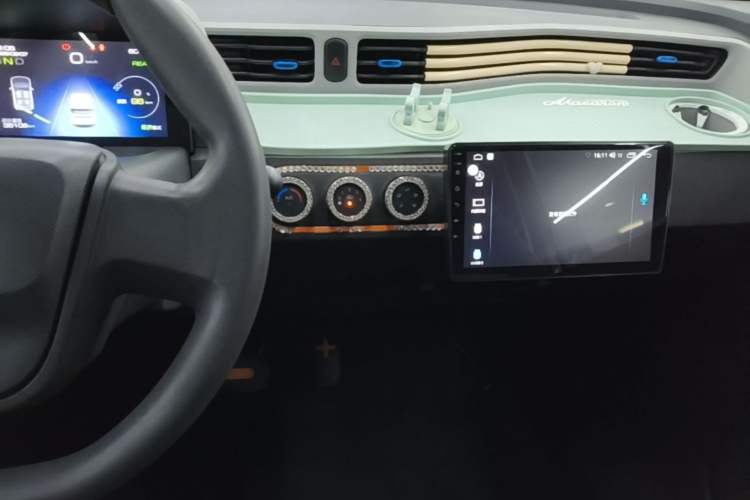 Used Wuling Hongguang MINIEV 2020 Enjoyment Model Lithium Iron Phosphate Audio And AC Panel