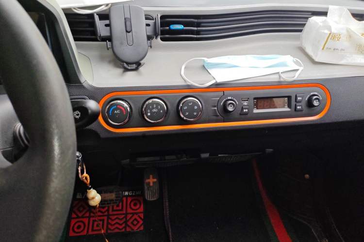 Used Wuling Hongguang MINIEV 2020 Zizai Version Lithium-NMC Audio And AC Panel