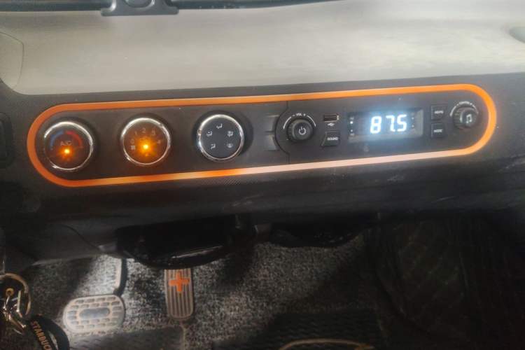 Used Wuling Hongguang MINIEV 2020 Enjoy Edition Lithium-Ion Battery Audio And AC Panel