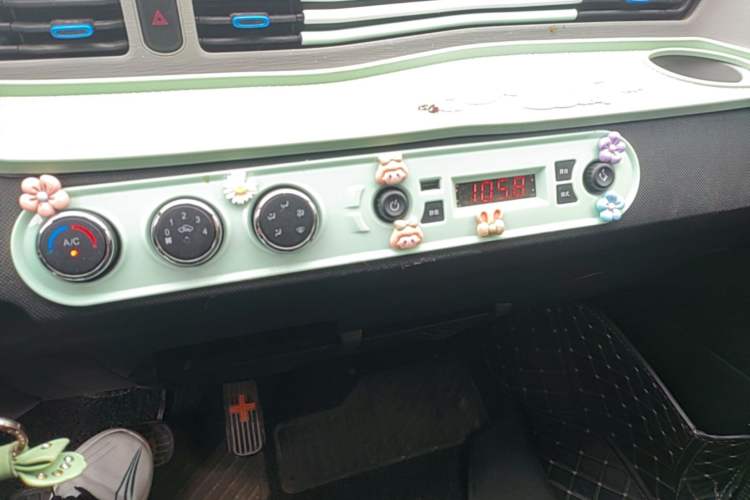 Used Wuling Hongguang MINIEV 2020 Freedom Version Lithium Iron Phosphate Audio And AC Panel