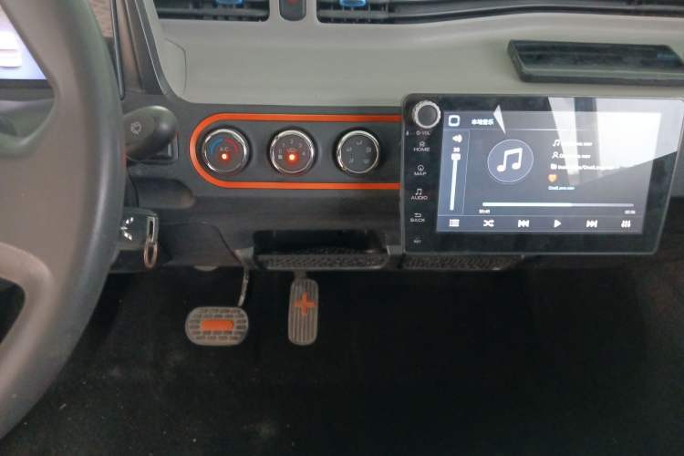 Used Wuling Hongguang MINIEV 2020 Freedom Version Lithium Iron Phosphate Audio And AC Panel