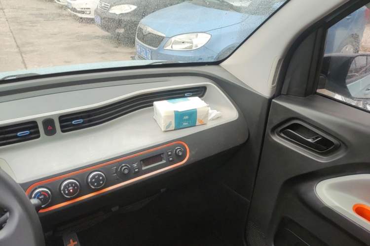 Used Wuling Hongguang MINIEV 2020 Zizai Version Lithium-NMC Audio And AC Panel