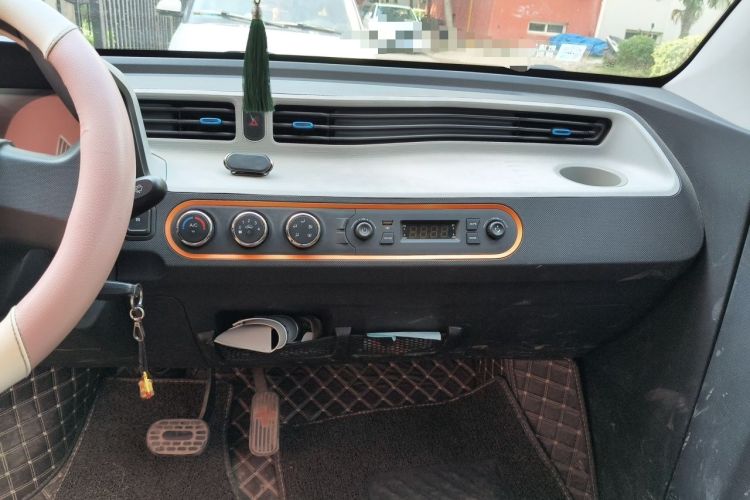 Used Wuling Hongguang MINIEV 2020 Freedom Version Lithium Iron Phosphate Audio And AC Panel