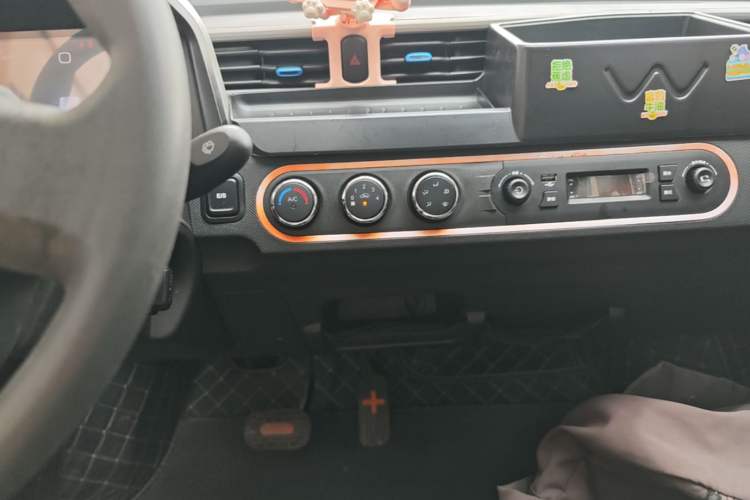 Used Wuling Hongguang MINIEV 2020 Freedom Version Lithium Iron Phosphate Audio And AC Panel
