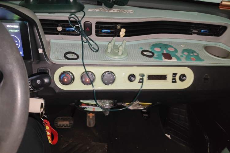 Used Wuling Hongguang MINIEV 2020 Freedom Version Lithium Iron Phosphate Audio And AC Panel