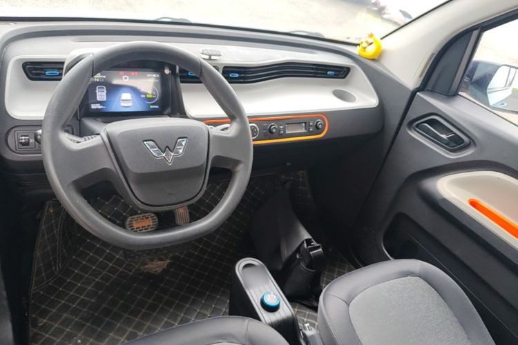 Used Wuling Hongguang MINIEV 2020 Enjoyment Model Lithium Iron Phosphate Center Console