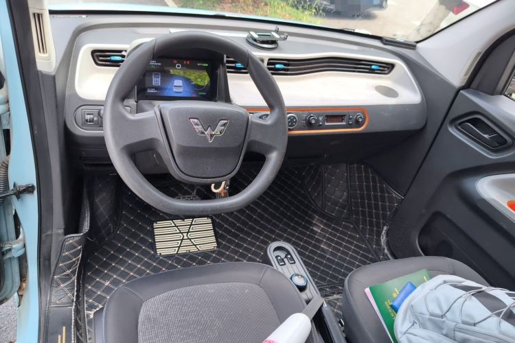 Used Wuling Hongguang MINIEV 2020 Zizai Version Lithium-NMC Center Console
