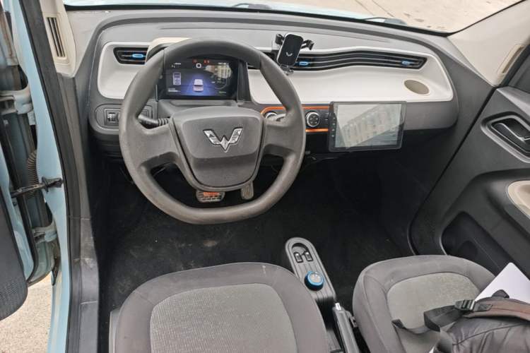 Used Wuling Hongguang MINIEV 2020 Enjoyment Model Lithium Iron Phosphate Center Console