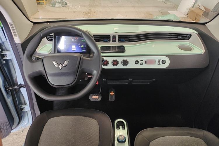 Used Wuling Hongguang MINIEV 2020 Freedom Version Lithium Iron Phosphate Center Console