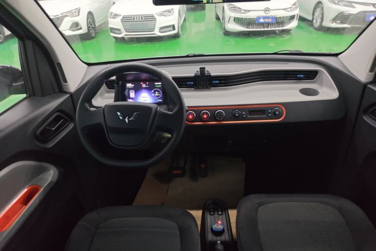 Used Wuling Hongguang MINIEV 2020 Freedom Version Lithium Iron Phosphate Center Console