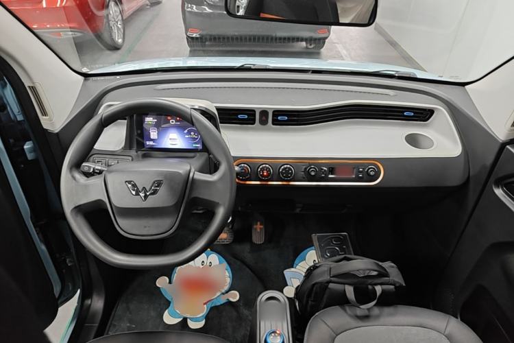 Used Wuling Hongguang MINIEV 2020 Freedom Version Lithium Iron Phosphate Center Console