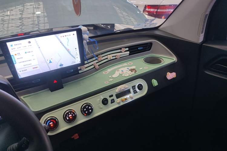 Used Wuling Hongguang MINIEV 2020 Enjoyment Model Lithium Iron Phosphate Center Console