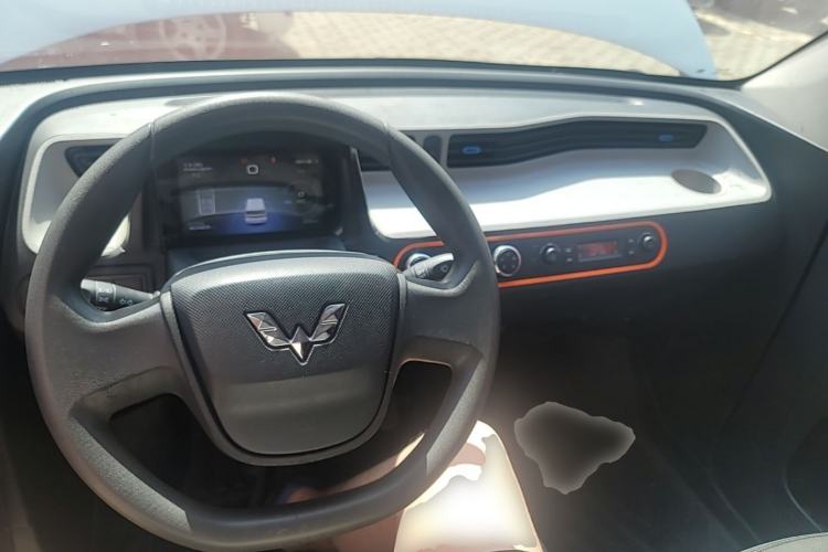 Used Wuling Hongguang MINIEV 2020 Freedom Version Lithium Iron Phosphate Center Console
