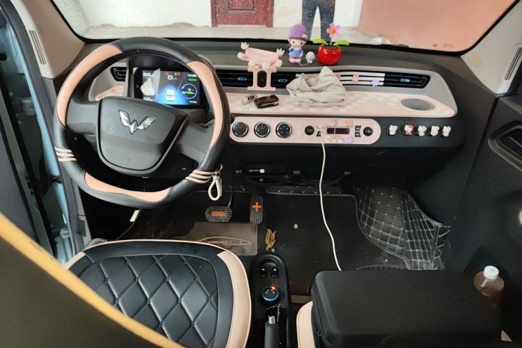 Used Wuling Hongguang MINIEV 2020 Easy Version Lithium-Ion Battery Center Console