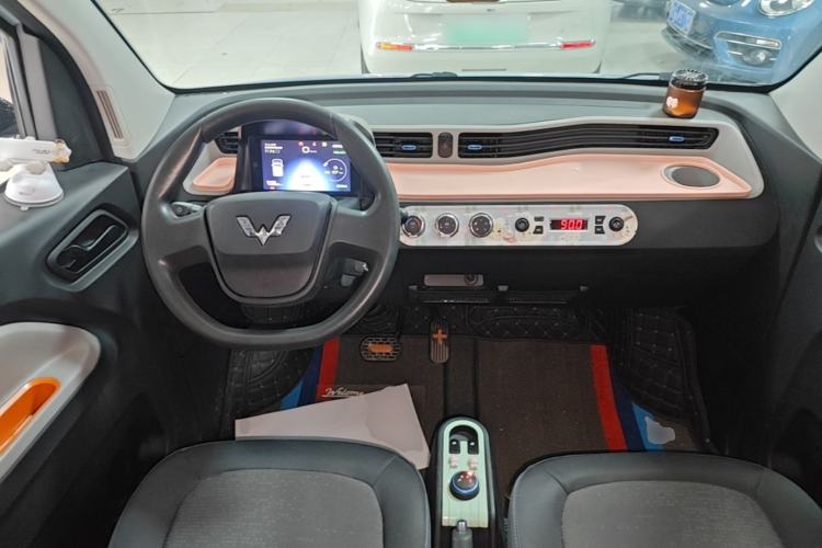 Used Wuling Hongguang MINIEV 2020 Freedom Version Lithium Iron Phosphate Center Console
