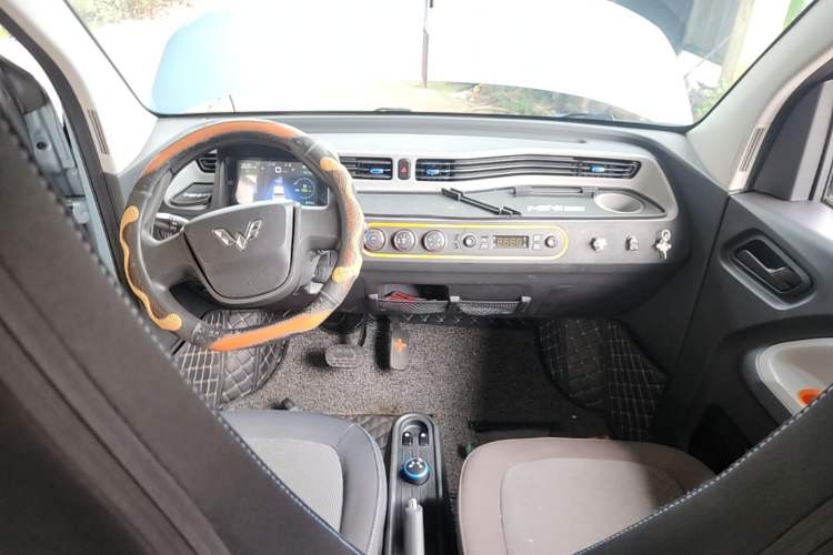Used Wuling Hongguang MINIEV 2020 Enjoy Edition Lithium-Ion Battery Center Console